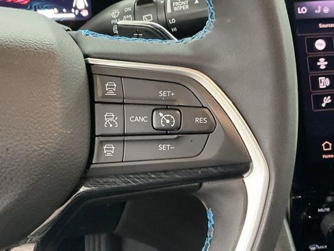 Used 2023 Jeep Grand Cherokee Trailhawk w/ Luxury Tech Group III image 10