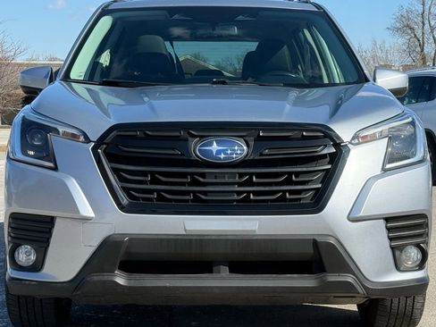 Used 2022 Subaru Forester Premium image 9