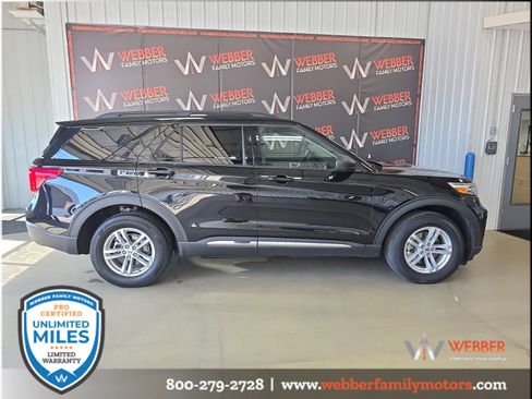 Used 2023 Ford Explorer XLT w/ Equipment Group 202A AWD/4WD image 3