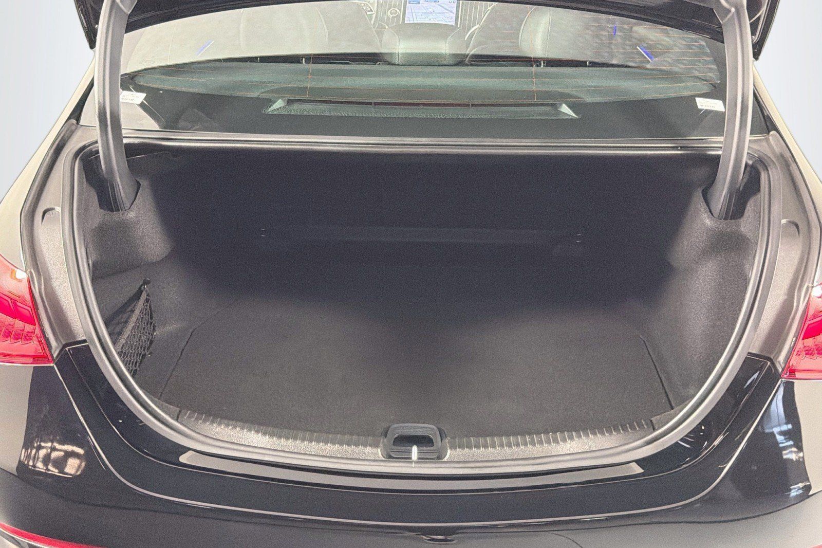 Used 2022 Mercedes-Benz C 300 Sedan image 23