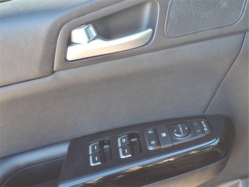 Used 2022 Kia Sportage EX image 18