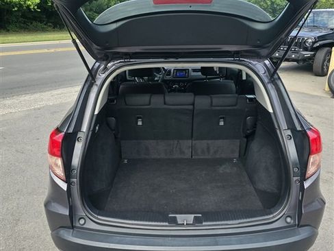 Used 2018 Honda HR-V LX image 9