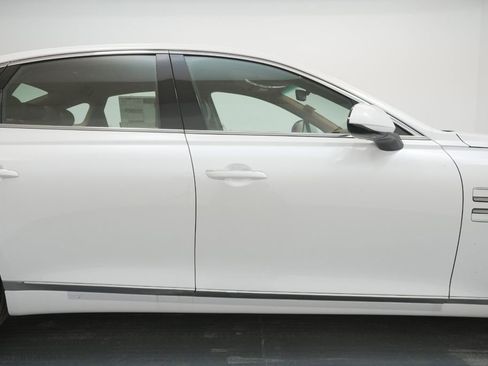 Used 2025 Genesis G80 2.5T Advanced image 17