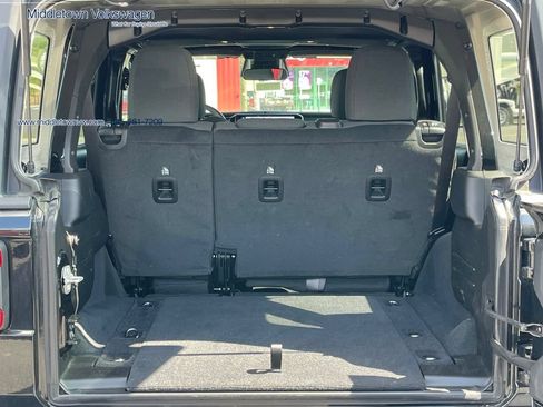Used 2026 Jeep Wrangler Unlimited Rubicon AWD/4WD image 33