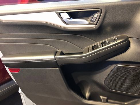 Used 2022 Ford Escape SEL image 11