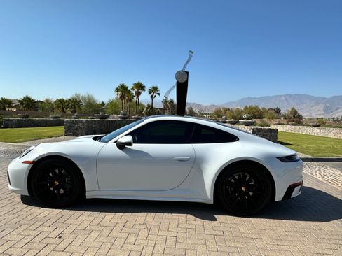 Used 2021 Porsche 911 Carrera RWD image 23