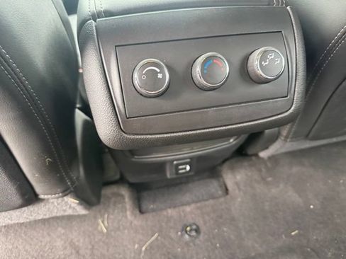 Used 2017 Buick Enclave Leather FWD image 12