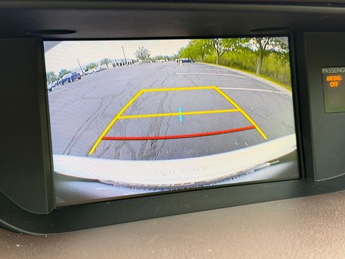 Used 2016 Lexus ES 300h w/ Luxury Package w/Wood Trim FWD image 30
