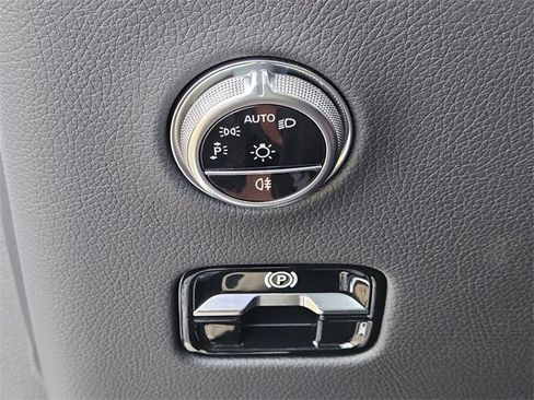 Used 2023 Mercedes-Benz GLC 300 image 24