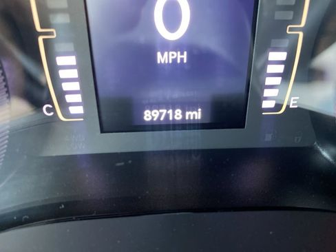 Used 2020 Jeep Cherokee Latitude Plus w/ Comfort/Convenience Group image 6