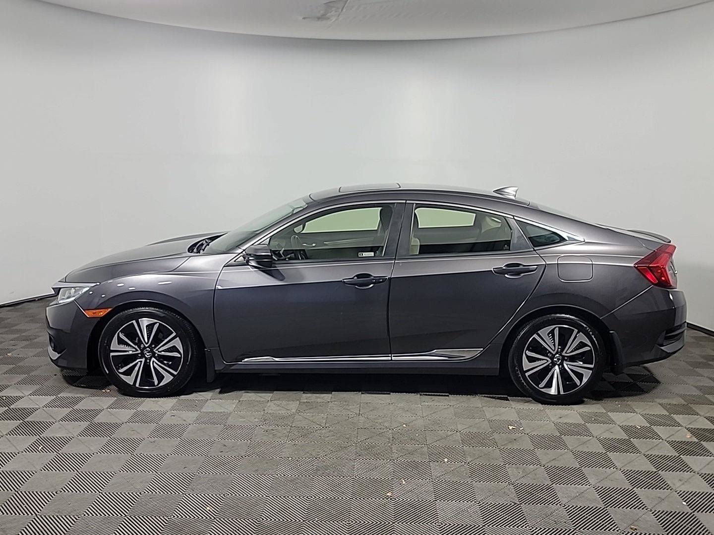 Certified 2018 Honda Civic EX-T image 10