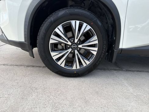 Used 2023 Nissan Rogue SV w/ SV Premium B Package FWD image 12