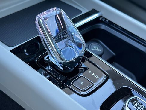 New 2026 Volvo XC60 B5 Ultra image 19