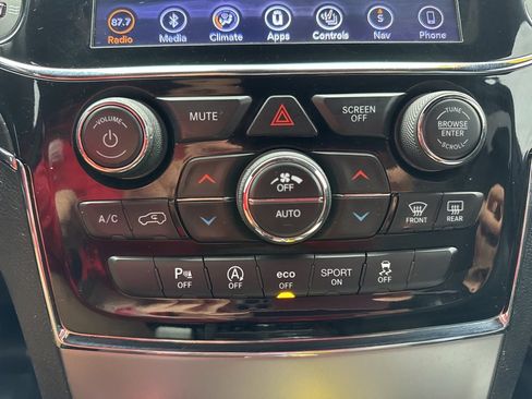 Used 2019 Jeep Grand Cherokee Limited image 16