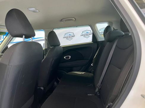 Used 2015 Kia Soul image 18
