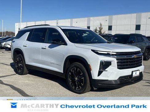 New 2026 Chevrolet Traverse LT w/ Enhanced Driving Package image 2