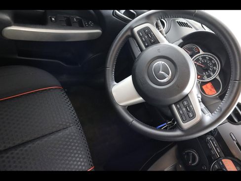 Used 2012 MAZDA MAZDA2 Touring image 20