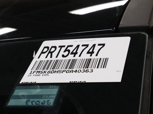 Certified 2023 Ford Explorer XLT image 33