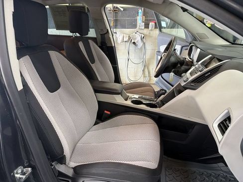 Used 2017 Chevrolet Equinox LT AWD/4WD image 24
