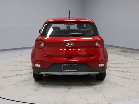Certified 2025 Hyundai Venue SE FWD image 9