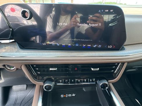 New 2026 Chevrolet Tahoe High Country AWD/4WD image 30