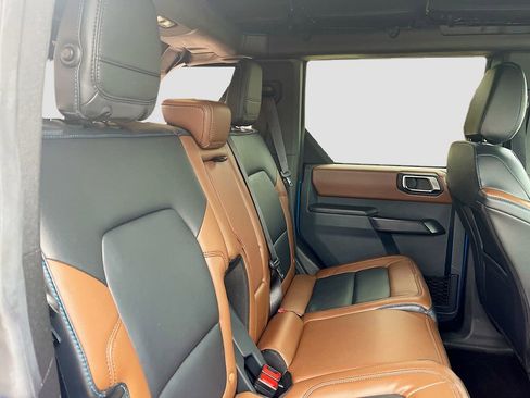 Used 2024 Ford Bronco Outer Banks AWD/4WD image 27