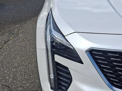 Used 2019 Cadillac XT4 Premium Luxury AWD/4WD image 27