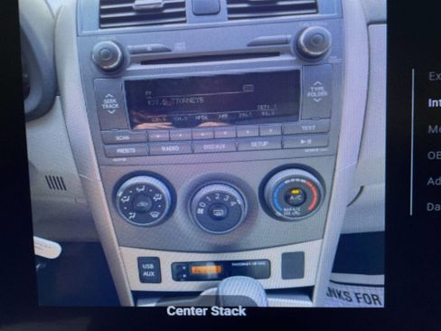 Used 2011 Toyota Corolla LE image 2