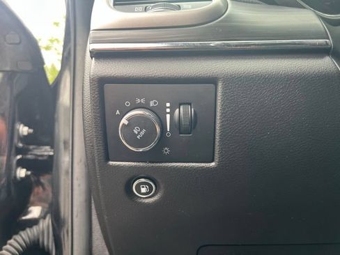 Used 2020 Jeep Grand Cherokee Limited w/ Luxury Group II AWD/4WD image 8