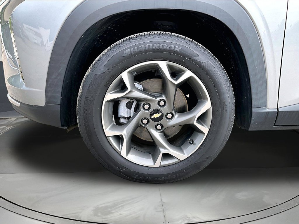 Used 2024 Chevrolet Trax LT w/ Driver Confidence Package FWD image 34