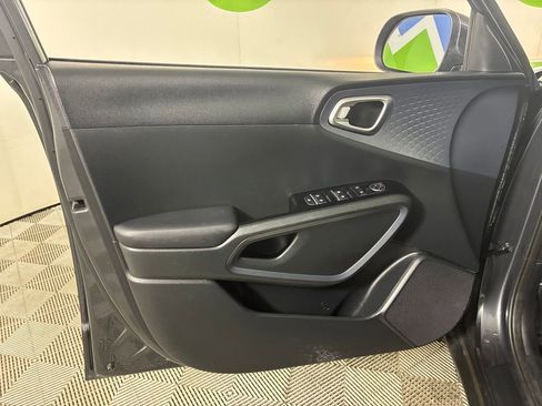 Used 2024 Kia Soul EX image 21