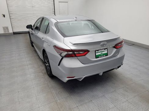 Used 2022 Toyota Camry SE image 5