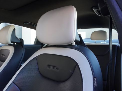 Used 2025 Kia K4 GT-Line w/ GT-Line Premium Package image 23