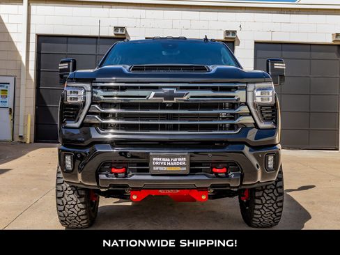 Used 2024 Chevrolet Silverado 3500 High Country w/ Technology Package image 4