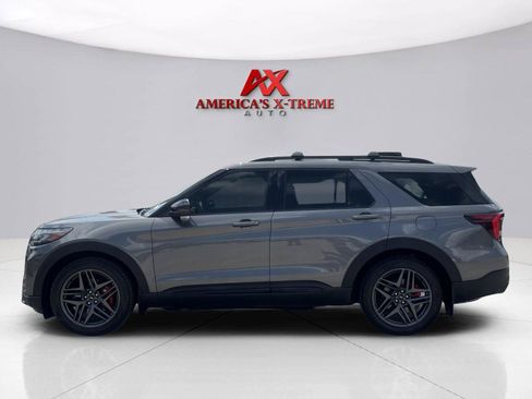 Used 2025 Ford Explorer ST w/ Sun And Sound Package AWD/4WD image 2