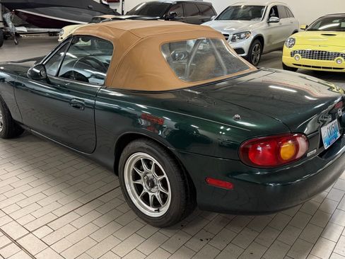 Used 1999 MAZDA MX-5 Miata image 4
