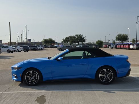 Used 2025 Ford Mustang Premium RWD image 7