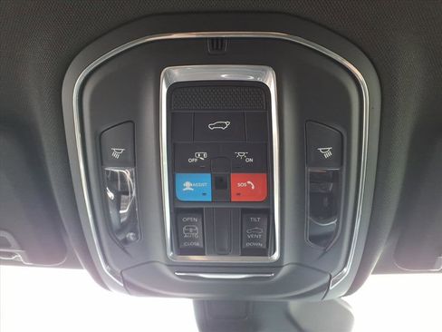 New 2025 Jeep Grand Cherokee Laredo X w/ Luxury Tech Group I image 14