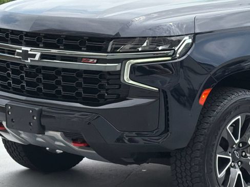 Used 2021 Chevrolet Tahoe Z71 w/ Luxury Package AWD/4WD image 2