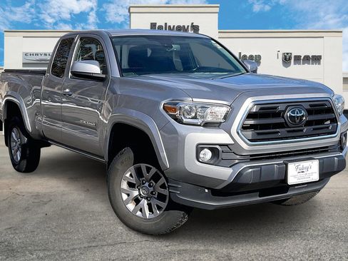 Used 2018 Toyota Tacoma SR5 image 11