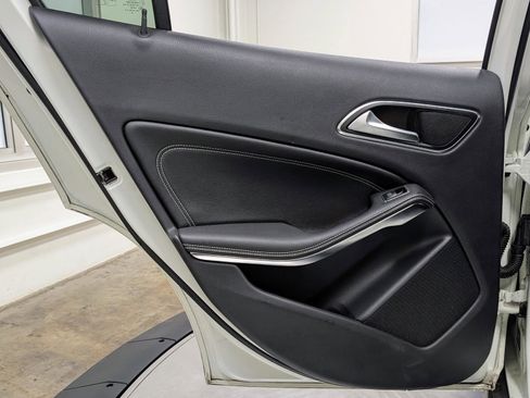 Used 2017 Mercedes-Benz GLA 250 4MATIC image 18