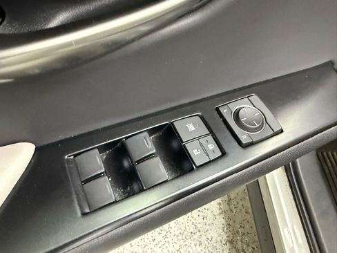 Used 2022 Lexus UX 250h w/ Premium Package image 12