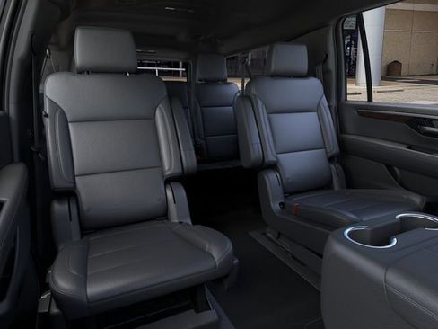 New 2026 Chevrolet Suburban LT w/ Comfort Package AWD/4WD image 17