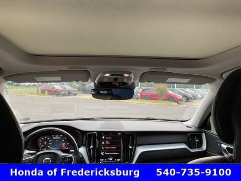 Used 2018 Volvo XC60 T6 Momentum w/ Advanced Package AWD/4WD image 49
