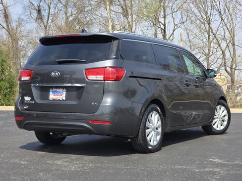 Used 2017 Kia Sedona EX image 16