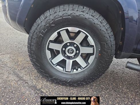 Used 2021 Toyota 4Runner TRD Off-Road Premium w/ Moonroof Package AWD/4WD image 29
