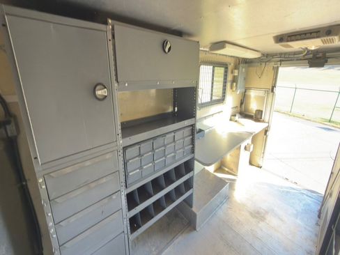 Used 2009 GMC Savana 3500 image 13