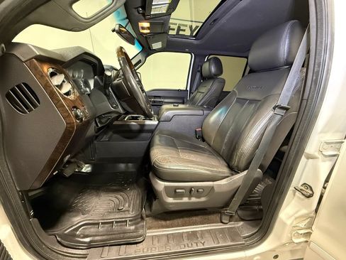 Used 2015 Ford F250 Platinum w/ FX4 Off-Road Package AWD/4WD image 16