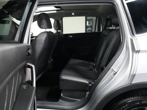 Used 2023 Volkswagen Tiguan SE w/ Panoramic Sunroof Package AWD/4WD image 32