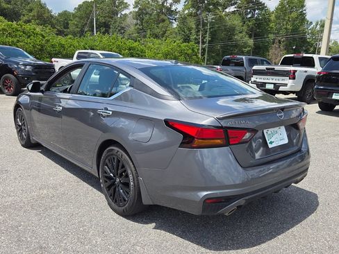 Used 2025 Nissan Altima 2.5 SV w/ SV Special Edition Package FWD image 8